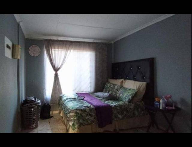 3 BEDROOM HOUSE FOR SALE IN CLAYVILLE